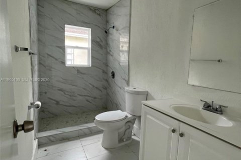 Apartamento en alquiler en Miami, Florida, 2 dormitorios, 66.89 m2 № 2026464 - foto 7