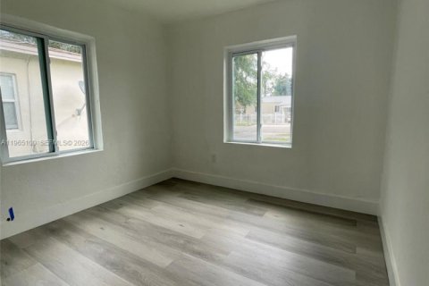 Apartamento en alquiler en Miami, Florida, 2 dormitorios, 66.89 m2 № 2026464 - foto 9