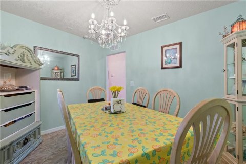 House in Inverness, Florida 3 bedrooms, 101.45 sq.m. № 1883540 - photo 6