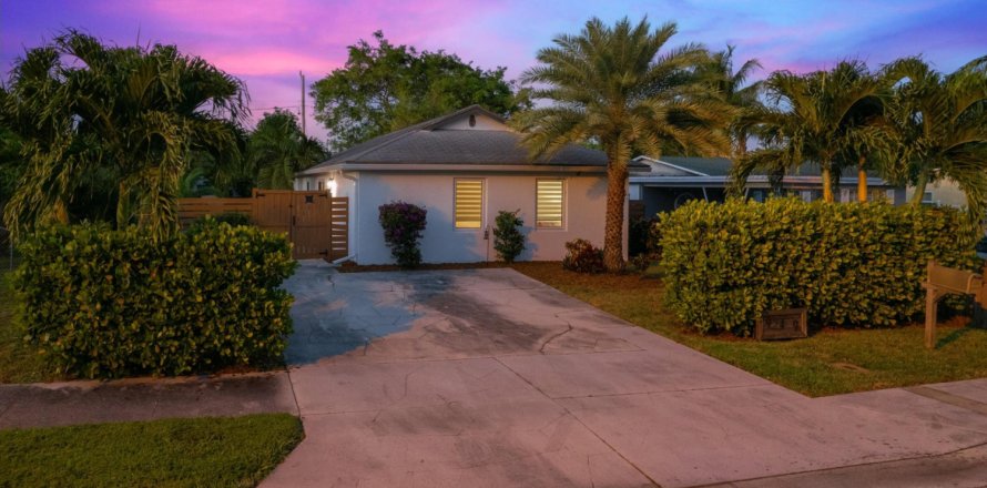 Casa en West Palm Beach, Florida 3 dormitorios, 123.1 m2 № 1231234