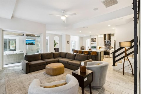 Casa en venta en Sanford, Florida, 5 dormitorios, 350.06 m2 № 2385990 - foto 11