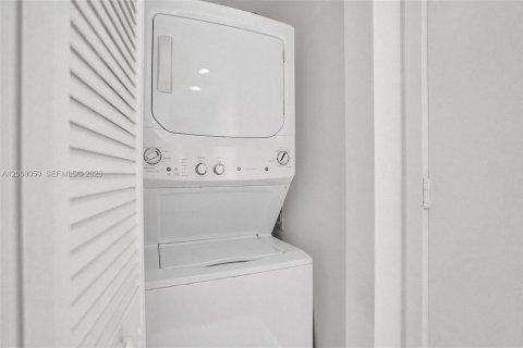 Снять в аренду кондоминиум в Майами, Флорида 1 спальня, 67.35м2, № 2170875 - фото 24