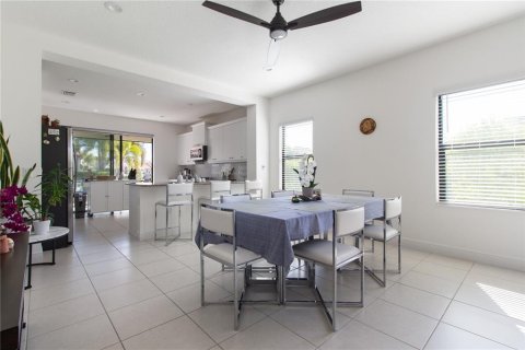 Villa ou maison à vendre à Bradenton, Floride: 3 chambres, 141.95 m2 № 2098435 - photo 4