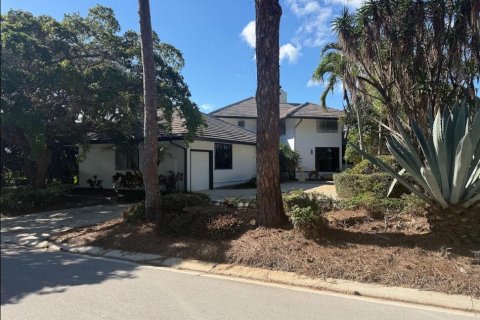 Villa ou maison à vendre à Stuart, Floride: 4 chambres, 393.53 m2 № 2424519 - photo 2