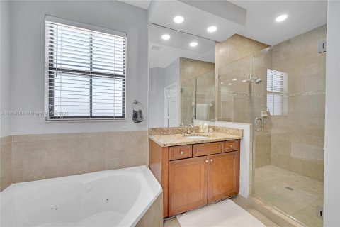 Casa en alquiler en Doral, Florida, 3 dormitorios, 228.73 m2 № 1891415 - foto 23