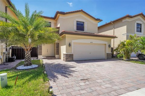 Casa en alquiler en Doral, Florida, 3 dormitorios, 228.73 m2 № 1891415 - foto 3