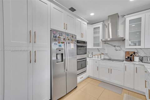 Casa en alquiler en Doral, Florida, 3 dormitorios, 228.73 m2 № 1891415 - foto 14