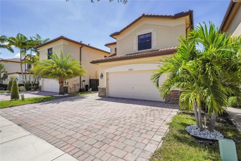 Casa en alquiler en Doral, Florida, 3 dormitorios, 228.73 m2 № 1891415 - foto 4