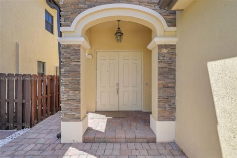 Casa en alquiler en Doral, Florida, 3 dormitorios, 228.73 m2 № 1891415 - foto 5