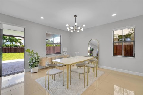 Casa en alquiler en Doral, Florida, 3 dormitorios, 228.73 m2 № 1891415 - foto 11
