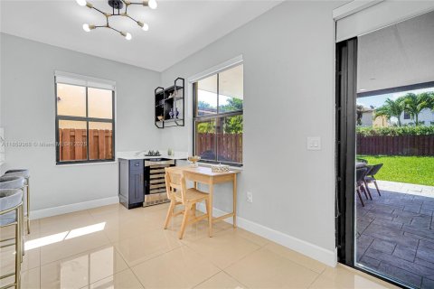 Casa en alquiler en Doral, Florida, 3 dormitorios, 228.73 m2 № 1891415 - foto 16