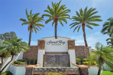 Casa en alquiler en Doral, Florida, 3 dormitorios, 228.73 m2 № 1891415 - foto 1