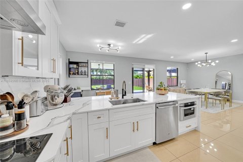 Casa en alquiler en Doral, Florida, 3 dormitorios, 228.73 m2 № 1891415 - foto 15