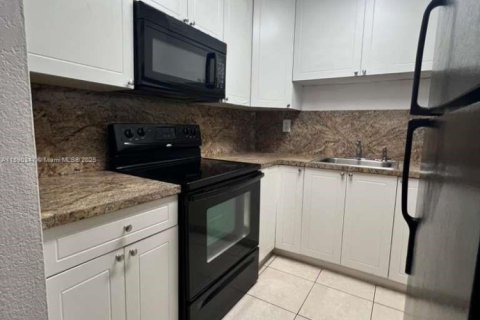 Снять в аренду квартиру в Хайалиа, Флорида 2 спальни, 71.07м2, № 2018896 - фото 6