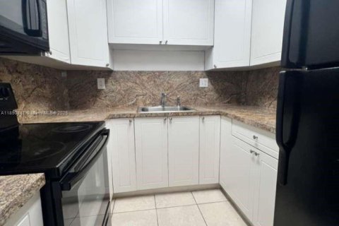 Снять в аренду квартиру в Хайалиа, Флорида 2 спальни, 71.07м2, № 2018896 - фото 7