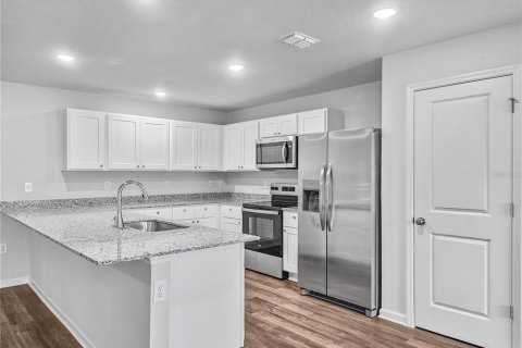 Villa ou maison à louer à Ocala, Floride: 4 chambres, 168.25 m2 № 1852954 - photo 4