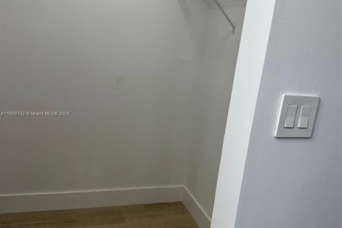 Купить кондоминиум в Санрайз, Флорида 2 спальни, 106.47м2, № 1958546 - фото 17