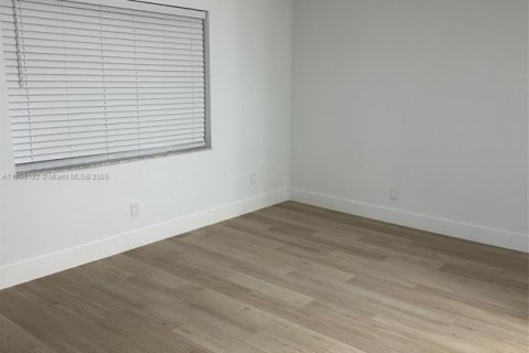 Купить кондоминиум в Санрайз, Флорида 2 спальни, 106.47м2, № 1958546 - фото 16