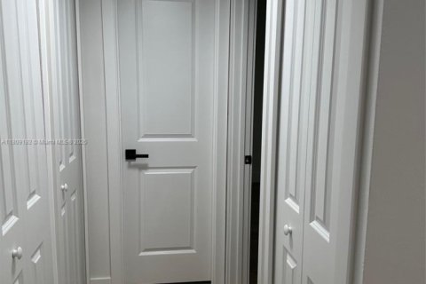 Купить кондоминиум в Санрайз, Флорида 2 спальни, 106.47м2, № 1958546 - фото 10