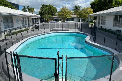 Квартира в Халландейл-Бич, Флорида 1 спальня, 65.03м2 № 2026934