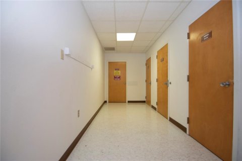 Commercial property in Port Charlotte, Florida 92.81 sq.m. № 294010 - photo 19