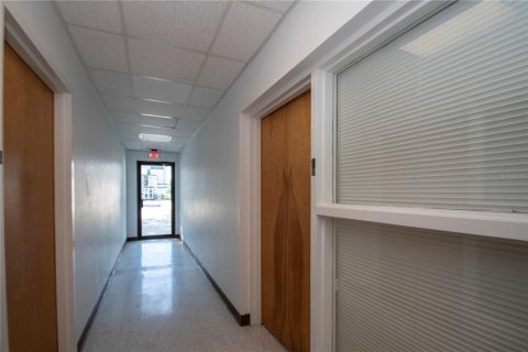 Commercial property in Port Charlotte, Florida 92.81 sq.m. № 294010 - photo 18