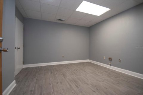 Commercial property in Port Charlotte, Florida 92.81 sq.m. № 294010 - photo 6