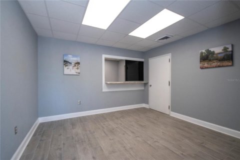 Commercial property in Port Charlotte, Florida 92.81 sq.m. № 294010 - photo 3