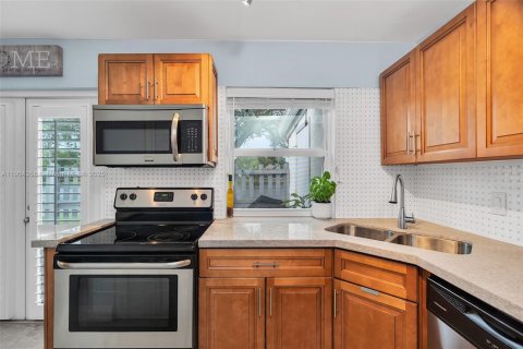 House in Weston, Florida 2 bedrooms, 100.52 sq.m. № 1955013 - photo 25