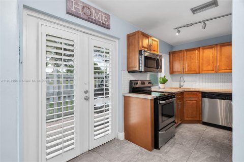 House in Weston, Florida 2 bedrooms, 100.52 sq.m. № 1955013 - photo 21