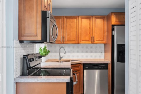 House in Weston, Florida 2 bedrooms, 100.52 sq.m. № 1955013 - photo 24