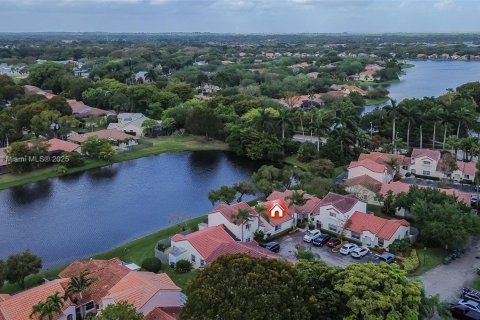 House in Weston, Florida 2 bedrooms, 100.52 sq.m. № 1955013 - photo 3