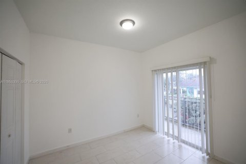 Apartment in Hialeah, Florida 2 bedrooms, 74.32 sq.m. № 2005862 - photo 9
