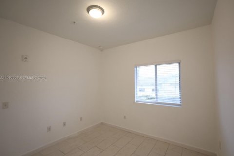 Apartment in Hialeah, Florida 2 bedrooms, 74.32 sq.m. № 2005862 - photo 8