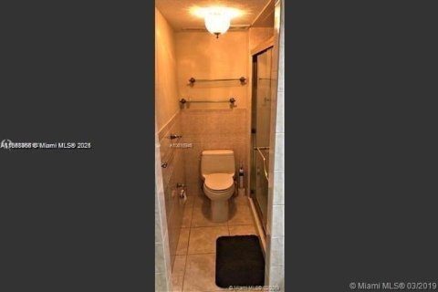 Condo in Weston, Florida, 2 bedrooms  № 1924008 - photo 8