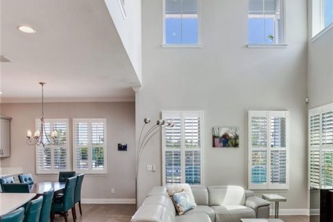 Townhouse in Redington Beach, Florida 4 bedrooms, 223.62 sq.m. № 1909887 - photo 10