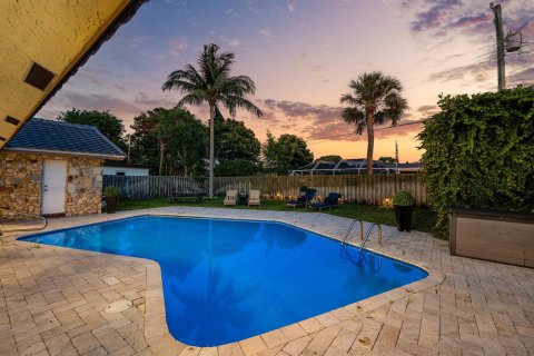 Villa ou maison à vendre à Deerfield Beach, Floride: 5 chambres, 250.46 m2 № 2087616 - photo 15