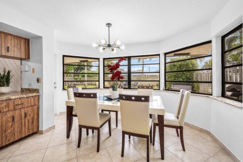 Villa ou maison à vendre à Deerfield Beach, Floride: 5 chambres, 250.46 m2 № 2087616 - photo 13