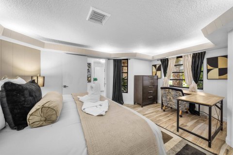 Villa ou maison à vendre à Deerfield Beach, Floride: 5 chambres, 250.46 m2 № 2087616 - photo 17