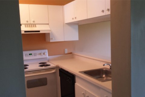 Condo in Coral Springs, Florida, 2 bedrooms  № 972913 - photo 1
