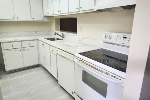 Copropriété à vendre à Miami, Floride: 2 chambres, 89.65 m2 № 1973193 - photo 2