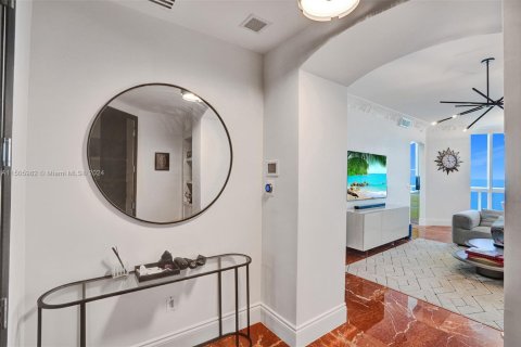 Condominio en venta en Sunny Isles Beach, Florida, 2 dormitorios, 159.98 m2 № 1865681 - foto 29