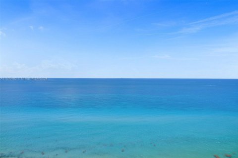 Condominio en venta en Sunny Isles Beach, Florida, 2 dormitorios, 159.98 m2 № 1865681 - foto 30