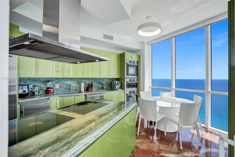 Condominio en venta en Sunny Isles Beach, Florida, 2 dormitorios, 159.98 m2 № 1865681 - foto 14