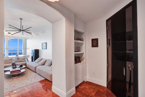 Condominio en venta en Sunny Isles Beach, Florida, 2 dormitorios, 159.98 m2 № 1865681 - foto 28