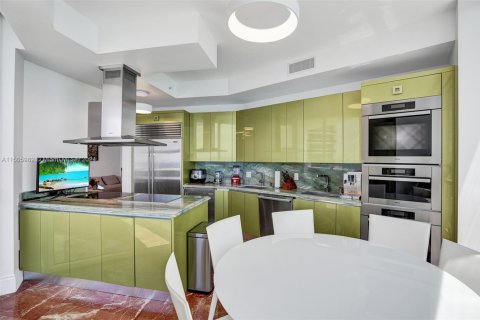 Condominio en venta en Sunny Isles Beach, Florida, 2 dormitorios, 159.98 m2 № 1865681 - foto 16