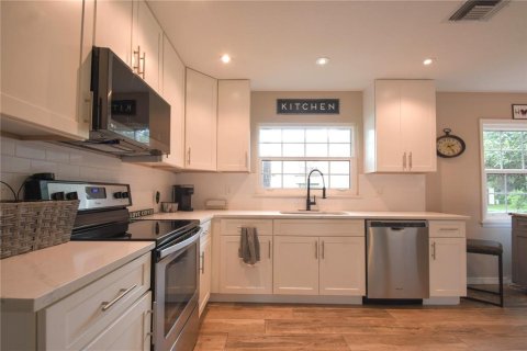 Townhouse in Longwood, Florida 3 bedrooms, 177.16 sq.m. № 1778775 - photo 19