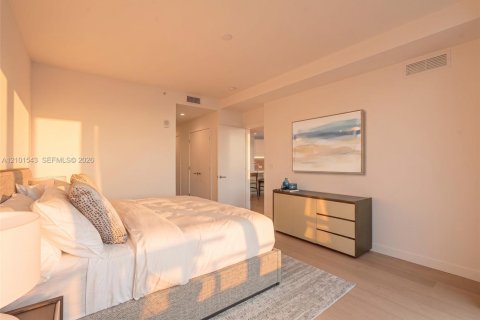 Condominio en venta en Bay Harbor Islands, Florida, 2 dormitorios, 171.96 m2 № 2424761 - foto 14