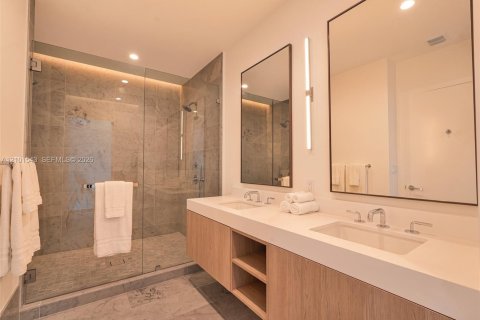 Condominio en venta en Bay Harbor Islands, Florida, 2 dormitorios, 171.96 m2 № 2424761 - foto 16
