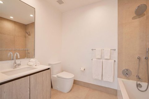 Condominio en venta en Bay Harbor Islands, Florida, 2 dormitorios, 171.96 m2 № 2424761 - foto 22